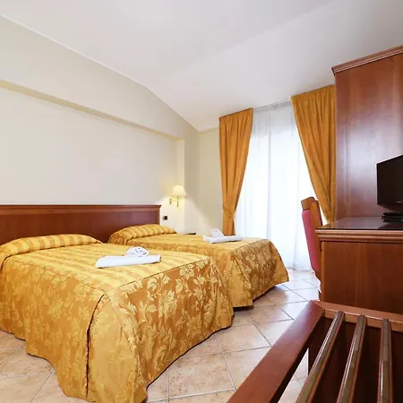 Ξενοδοχείο Ristorante Rossemi 3*